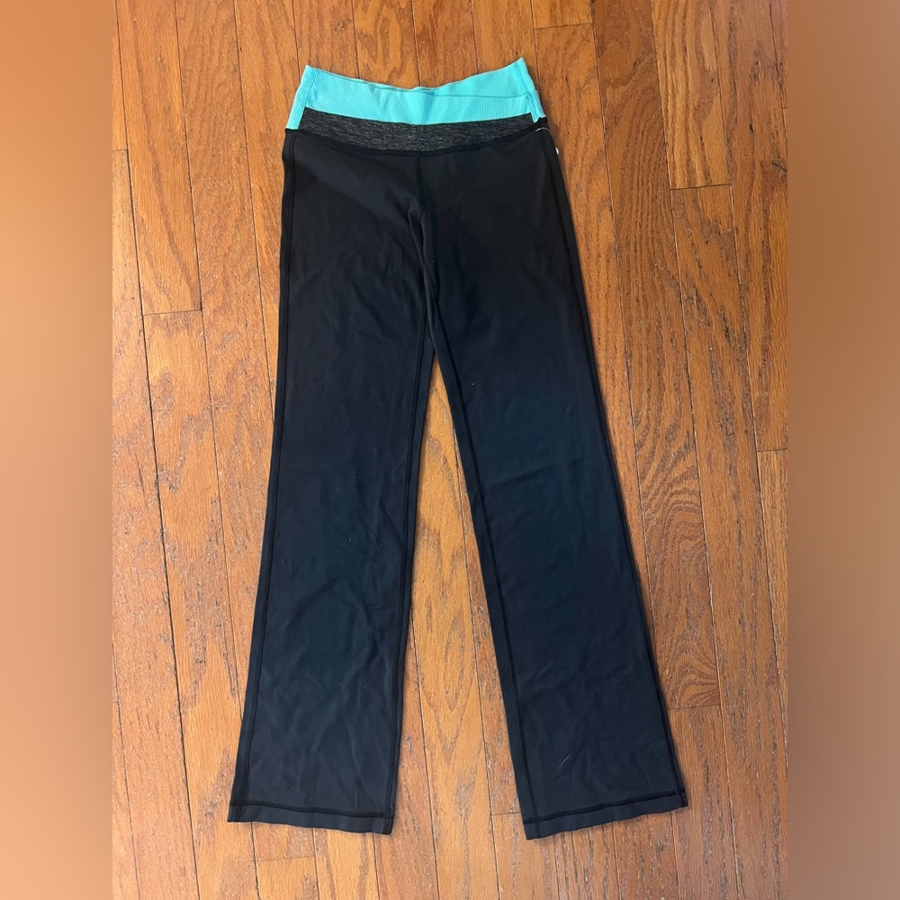 LuLuLemom Cross Front  Black and Teal Yoga Pants
